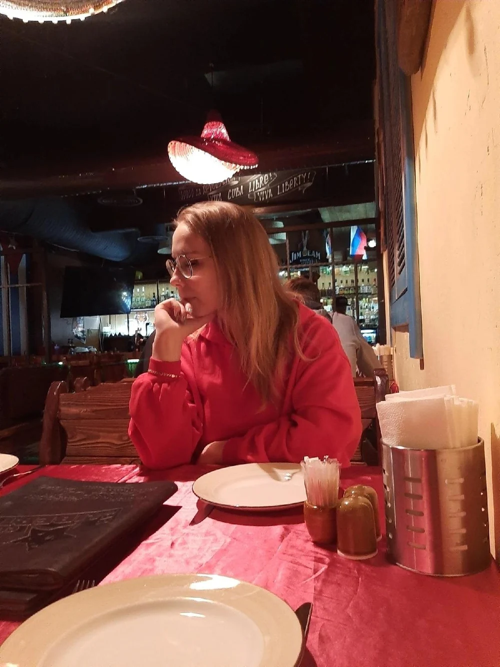 Привет! Меня зовут Саша.